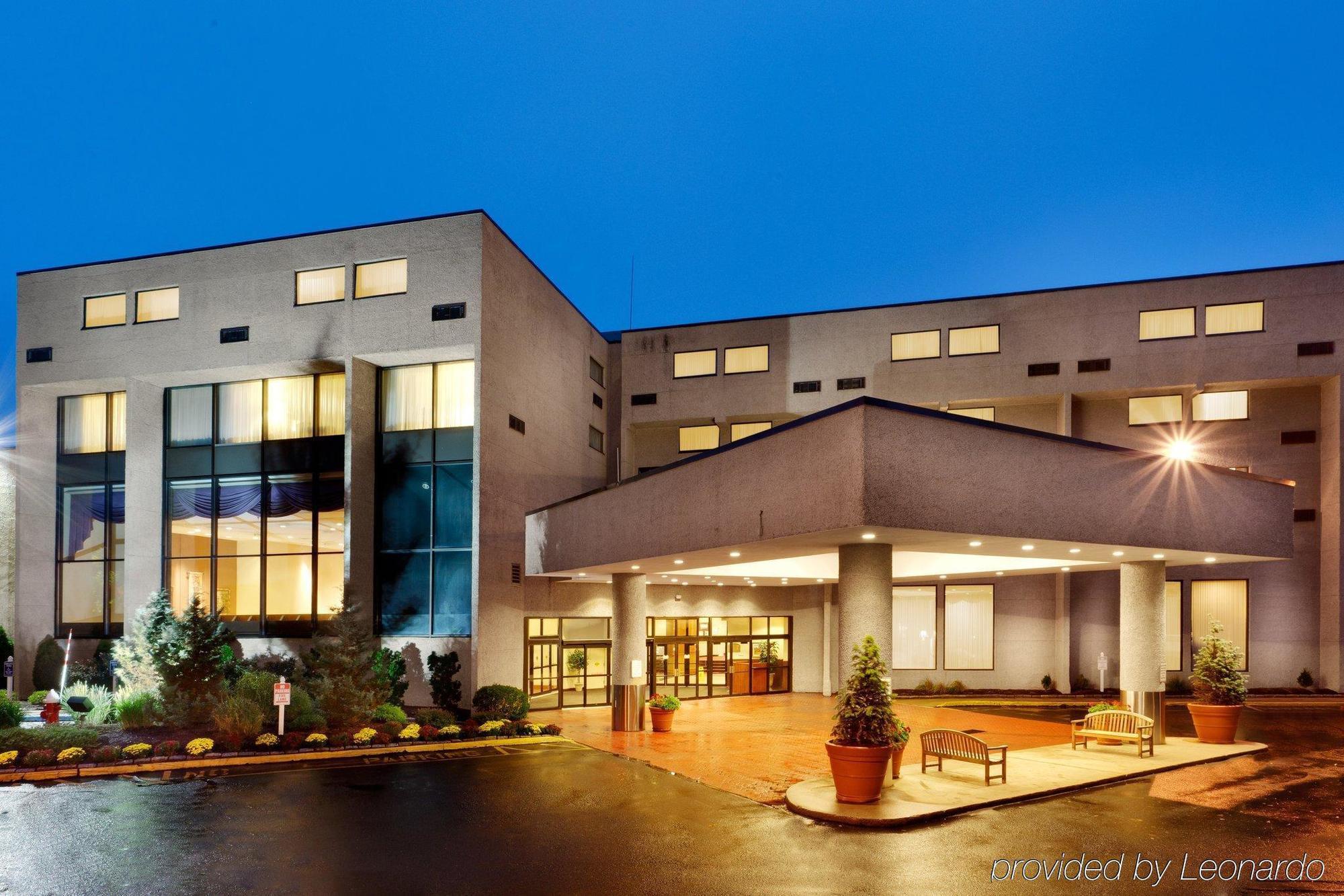 Red Lion Hotel Кромвель Экстерьер фото